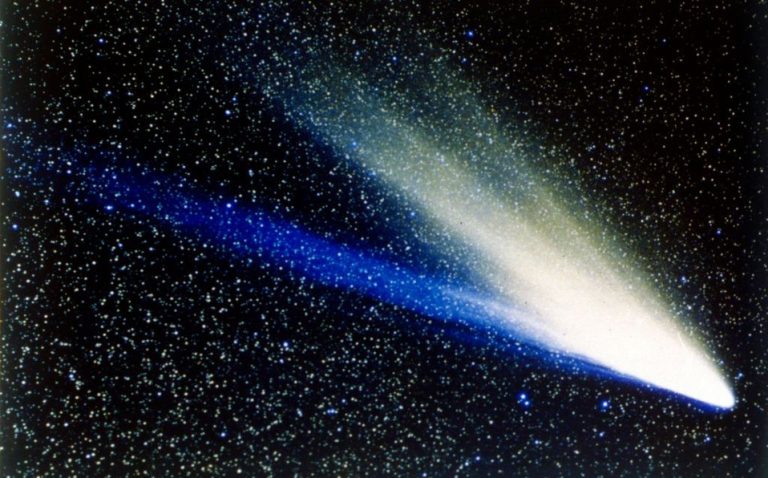 Cometa exotică culoare verde, care nu a mai fost văzută din epoca de piatră, va apărea pe cer săptămâna viitoare
